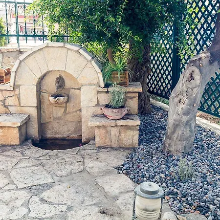 בית נופש Traditional Asimakis Anifion